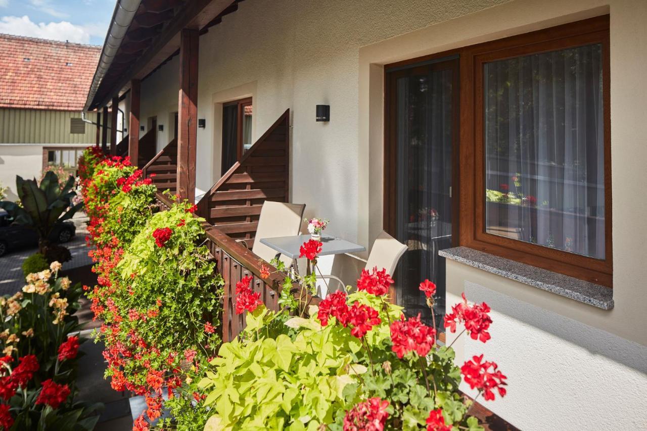 Hotel Garni Sonnenhof Reichenberg  Exterior foto