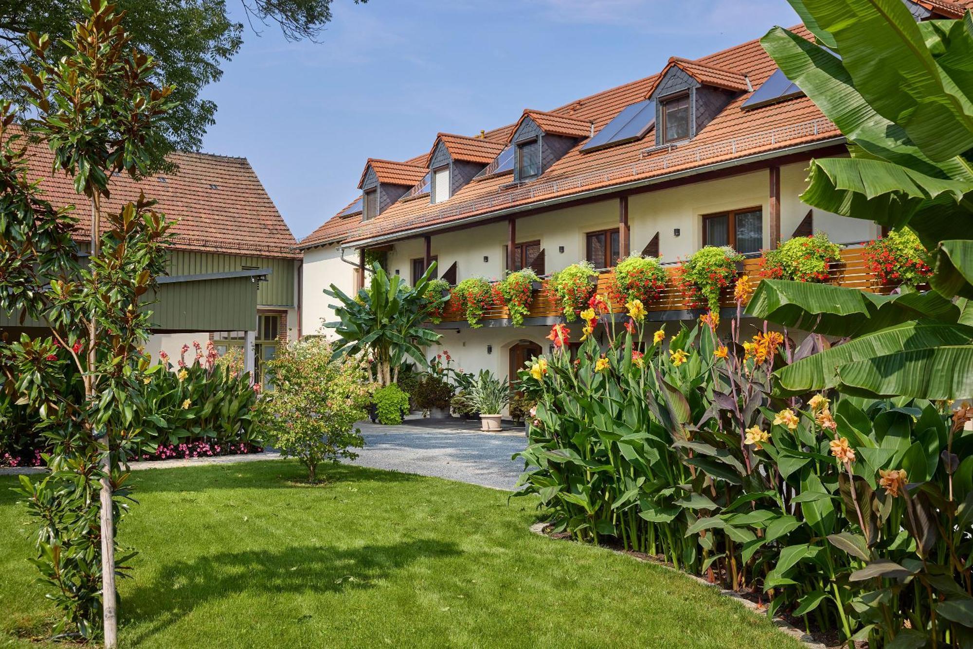 Hotel Garni Sonnenhof Reichenberg  Exterior foto