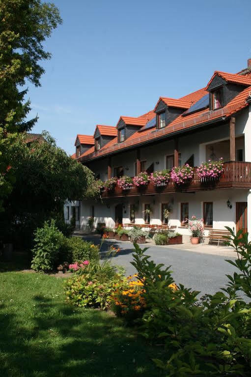 Hotel Garni Sonnenhof Reichenberg  Exterior foto
