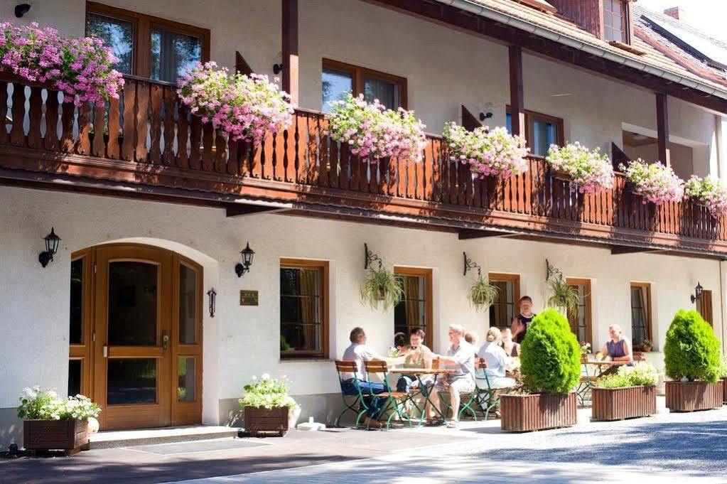 Hotel Garni Sonnenhof Reichenberg  Exterior foto