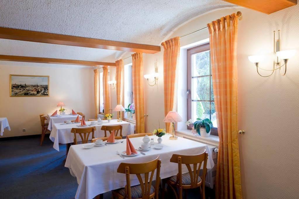 Hotel Garni Sonnenhof Reichenberg  Exterior foto